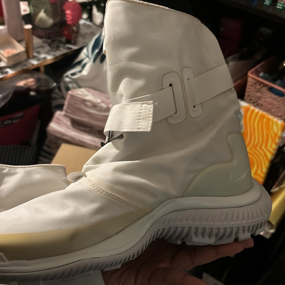Nike gaiter boots 🥾